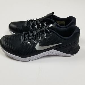 Nike Women's Metcon 4 Size 9